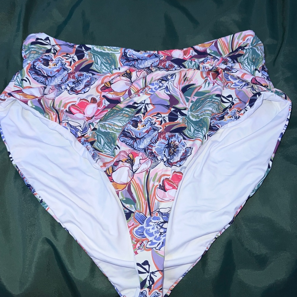 I’m selling this bathing suit bottom!
